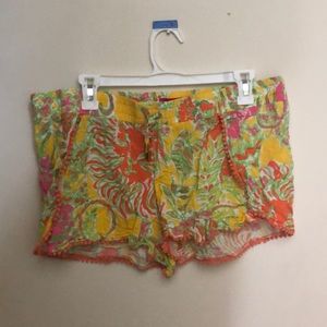 Lilly Pulitzer Target Yellow Shorts. Size Large.